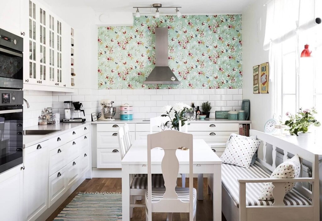 Accent wall in the kitchen interior