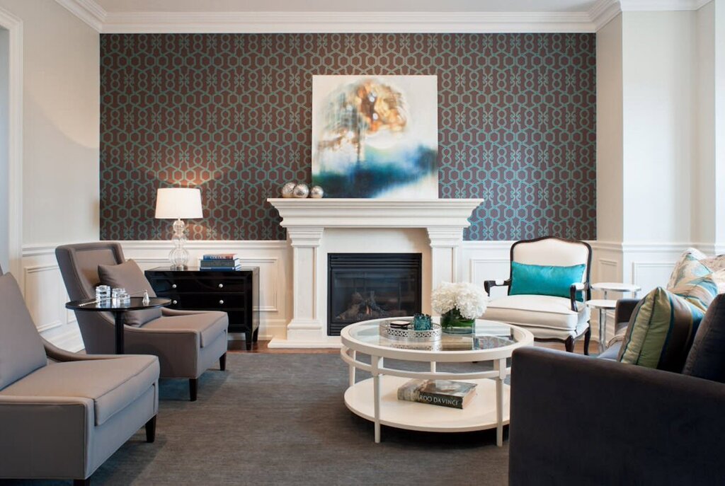 Accent wallpaper in the living room interior