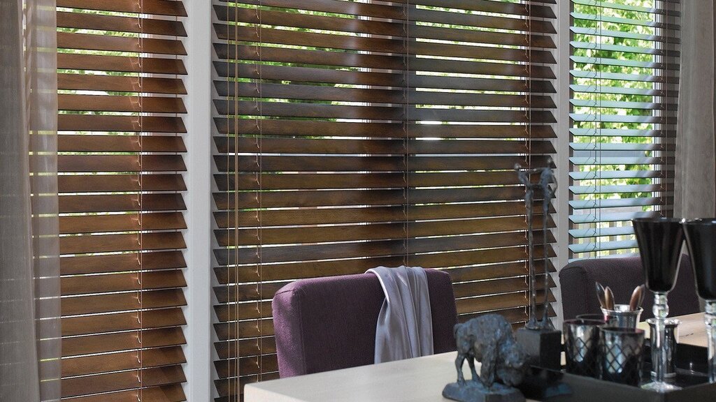 Amigo wooden blinds