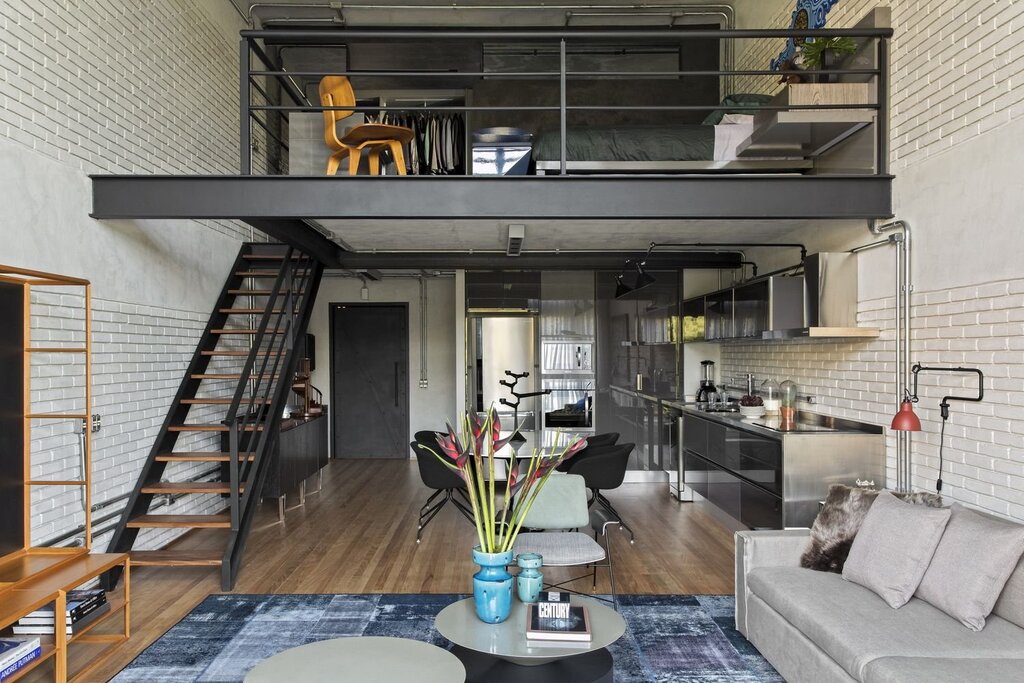 Mezzanine floor in the apartment