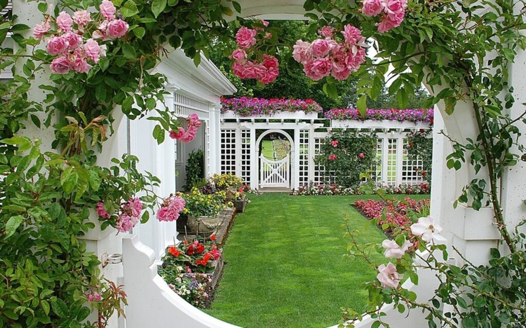 Arch with flowers