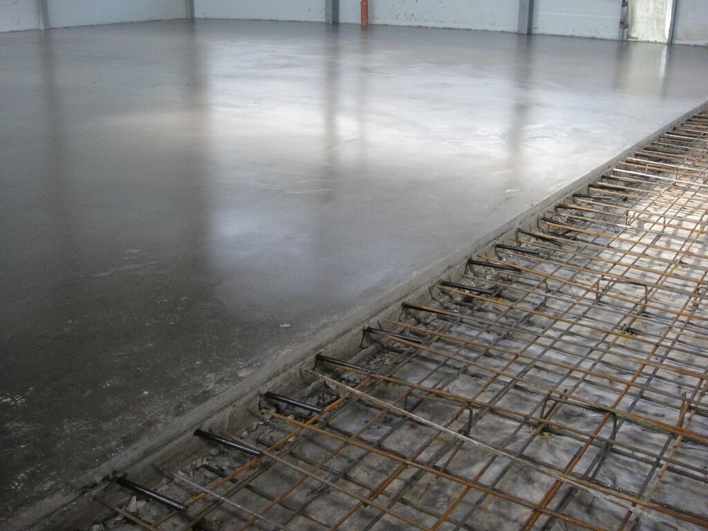 Reinforcing the floor in the garage 61 фото