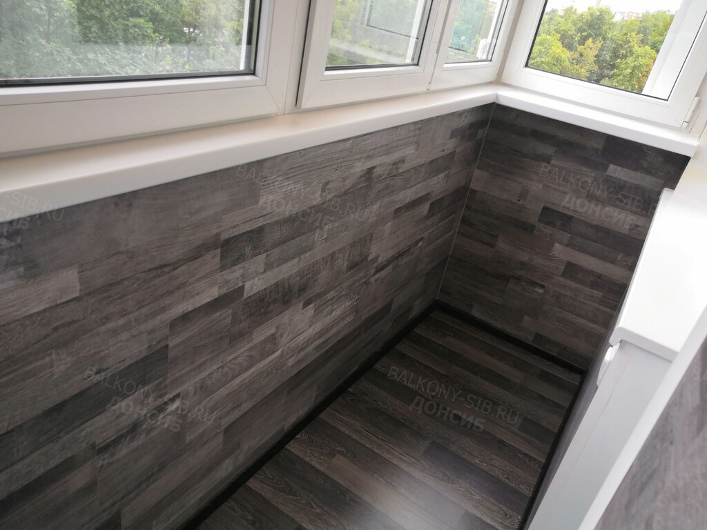 Balcony made of laminate