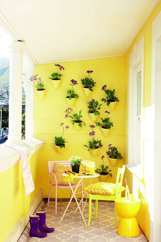 A lemon-colored balcony