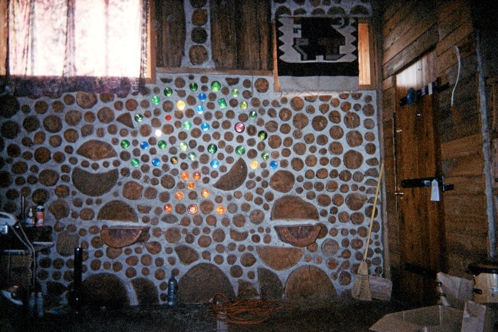 A bathhouse made of wood and clay