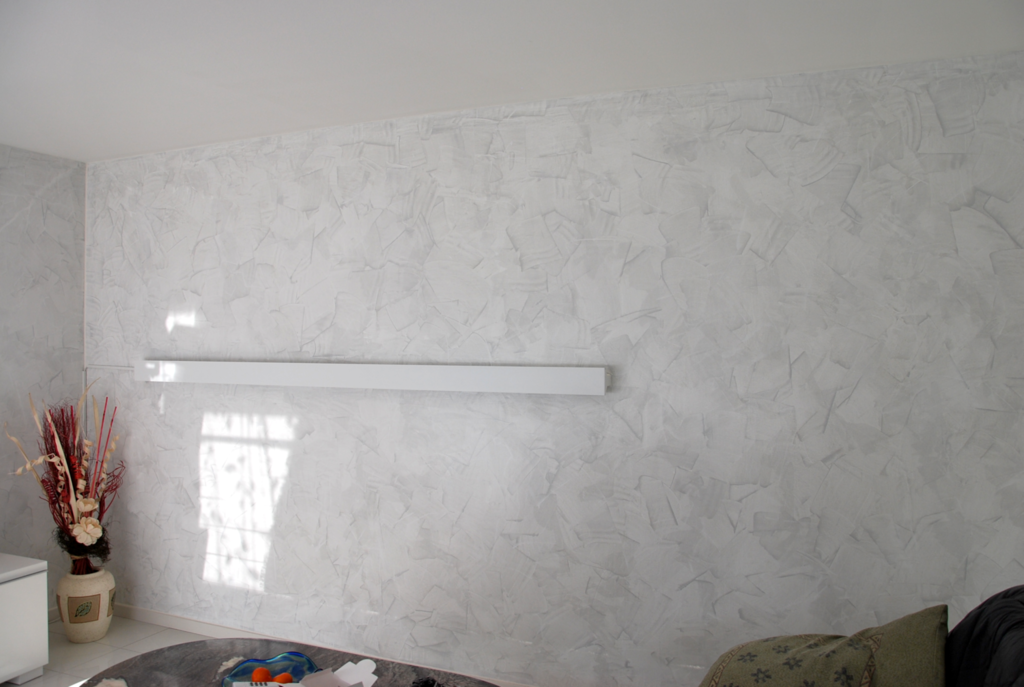 White glossy wall paint