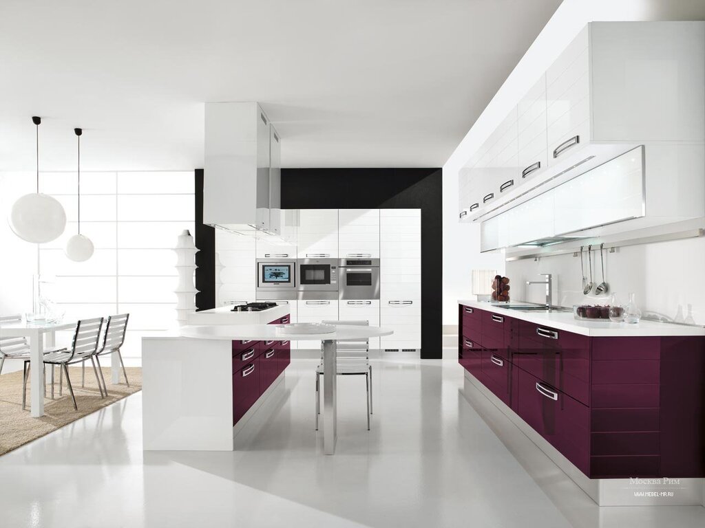 White glossy kitchen