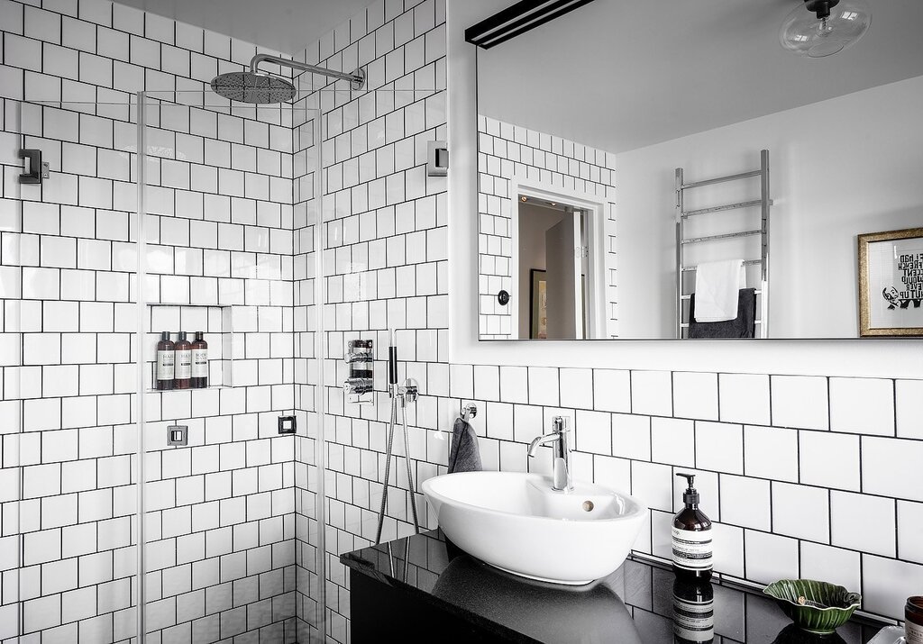 White tile with dark grout 10 фото