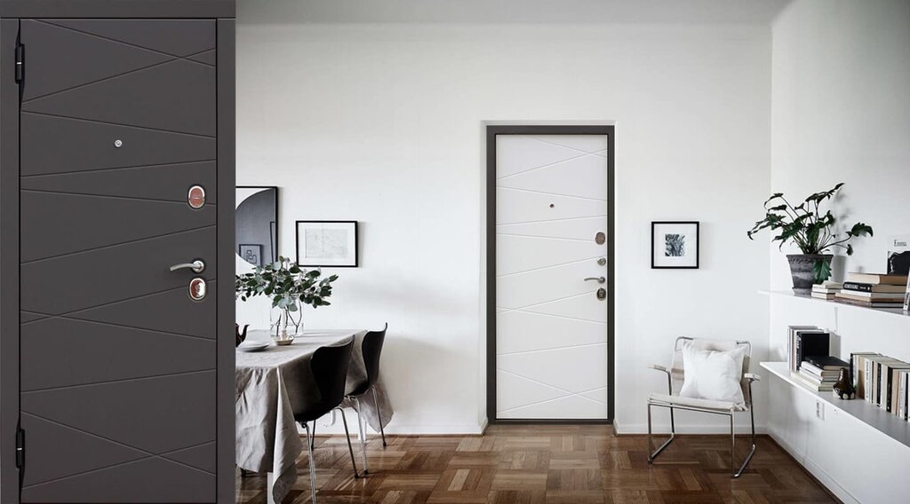 White entrance door to the apartment