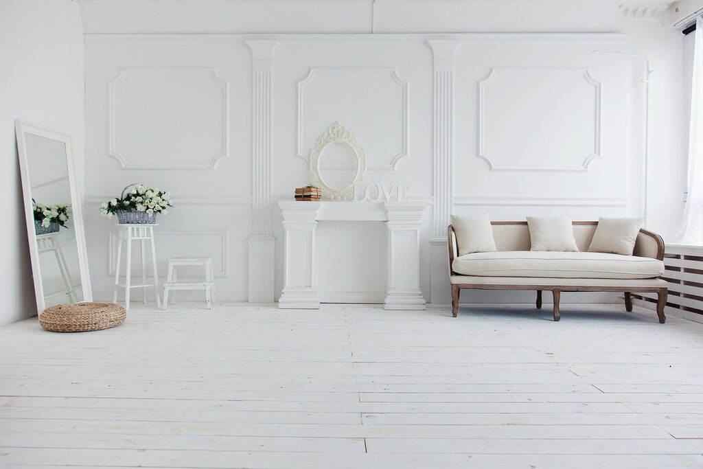 White walls in the interior