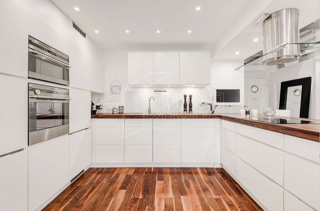 White wooden kitchen