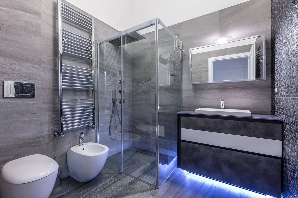 White and gray bathroom