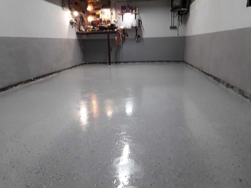 Concrete flooring in the garage