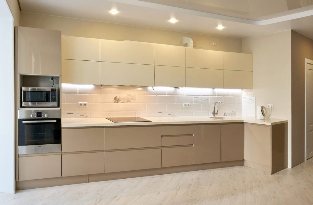 Beige glossy kitchen