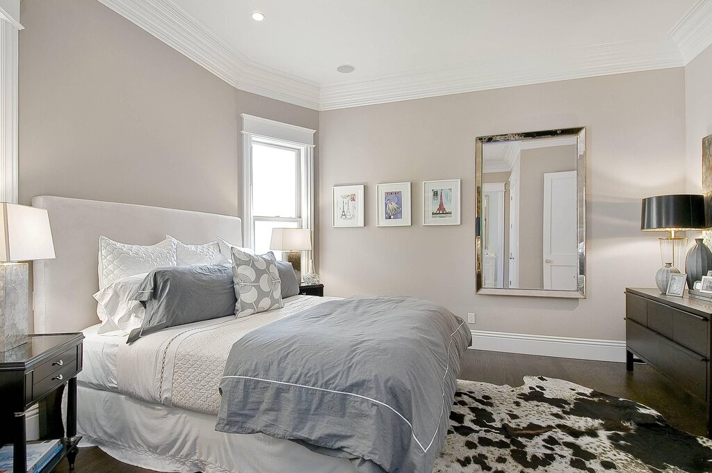 Beige-gray wall color