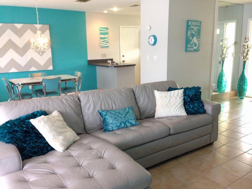 Turquoise living room