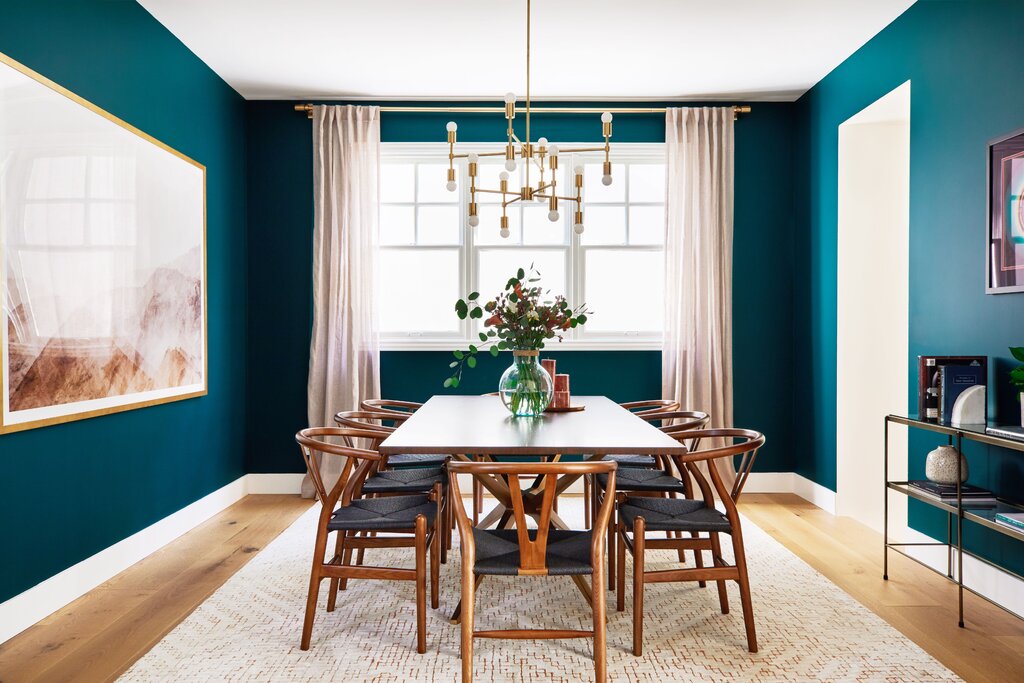 Turquoise walls in the kitchen