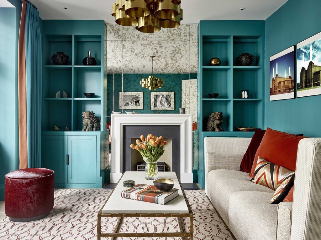 Turquoise walls in the interior