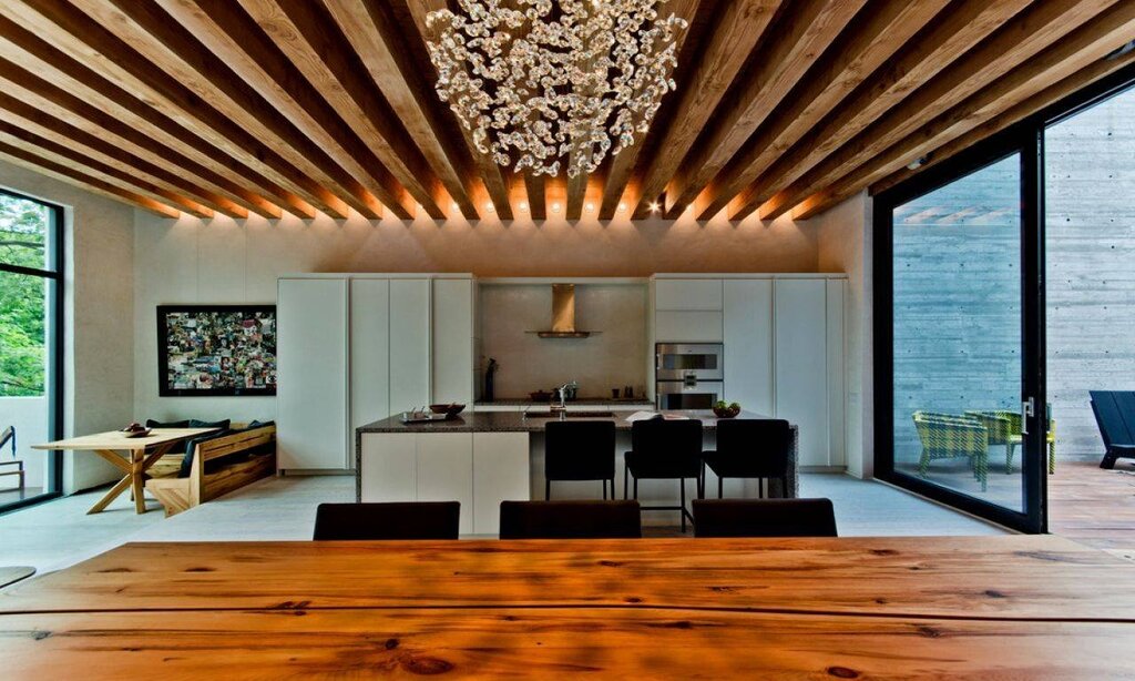 Beams on the ceiling