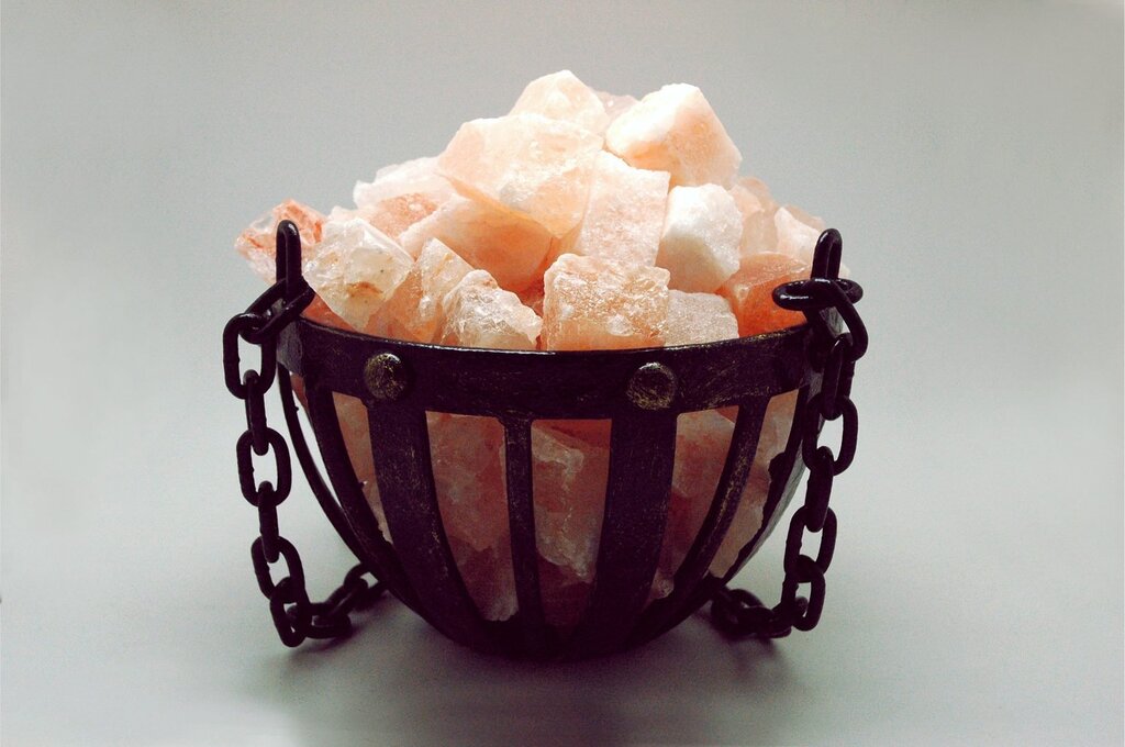 Bowl for Himalayan salt in the sauna