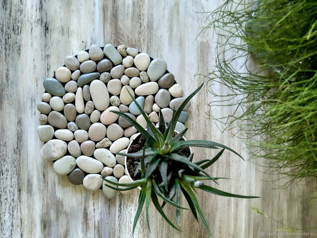 Pebble decor