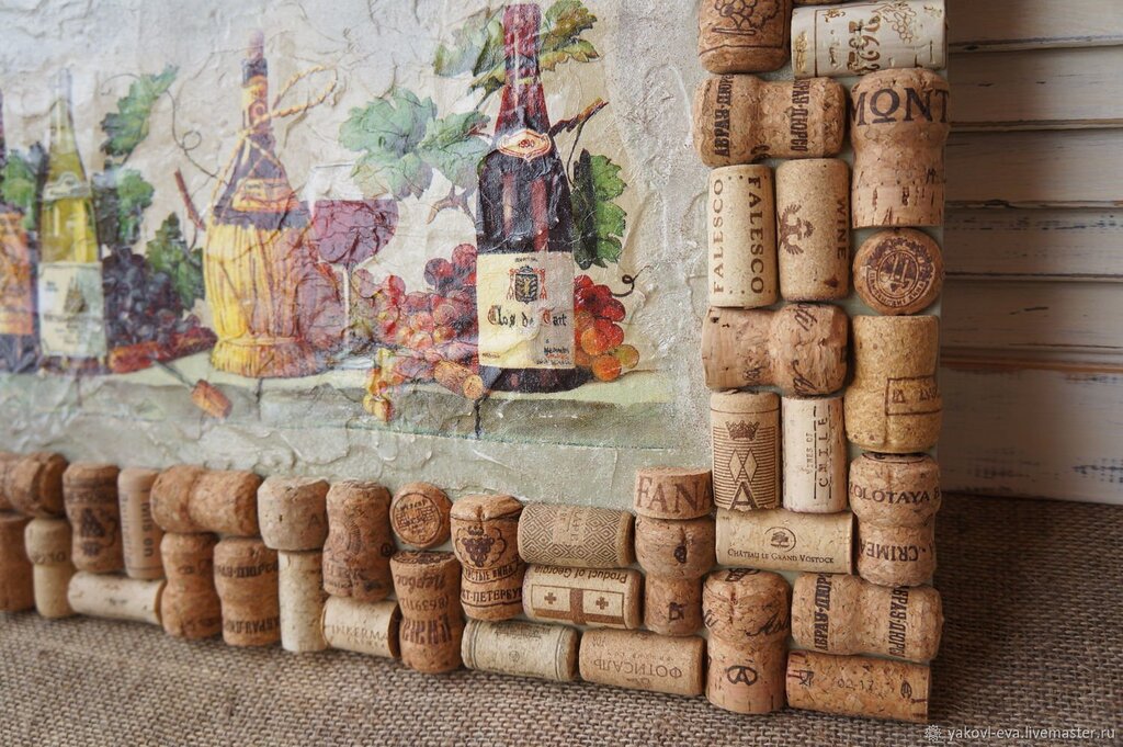 Decor from wine corks