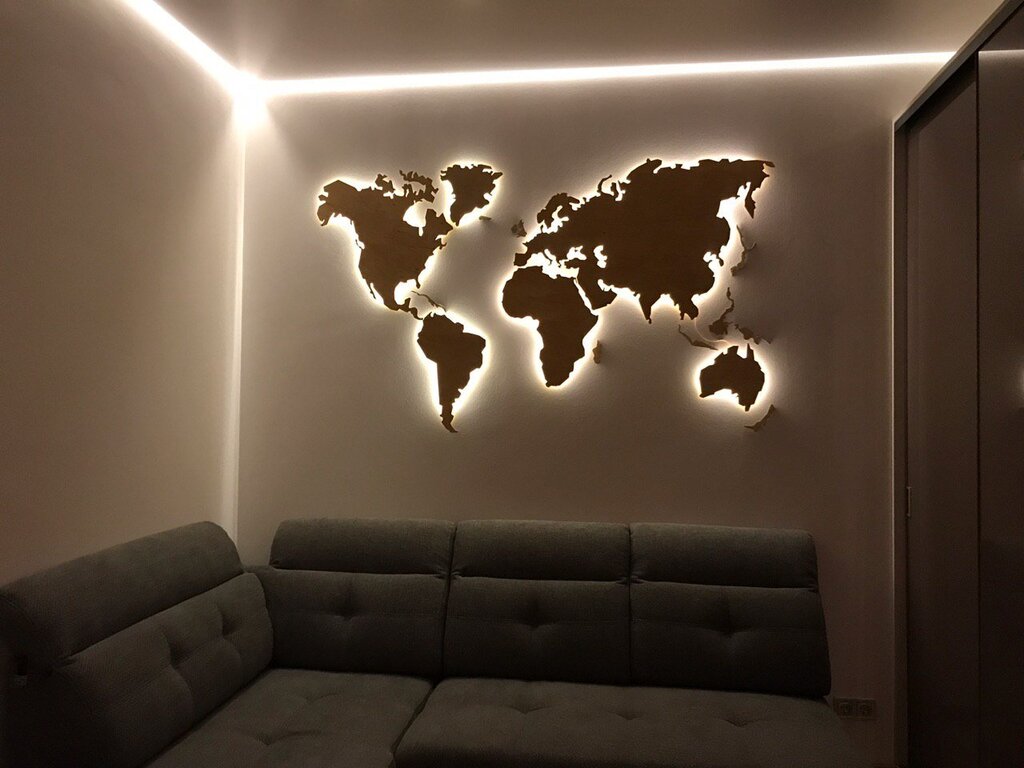 Wall decor with lighting