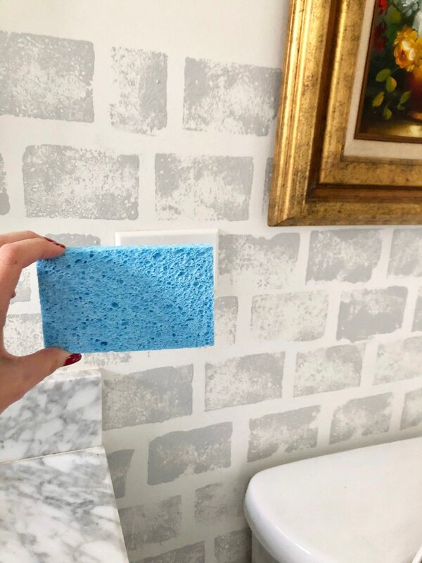 Wall decoration with a sponge