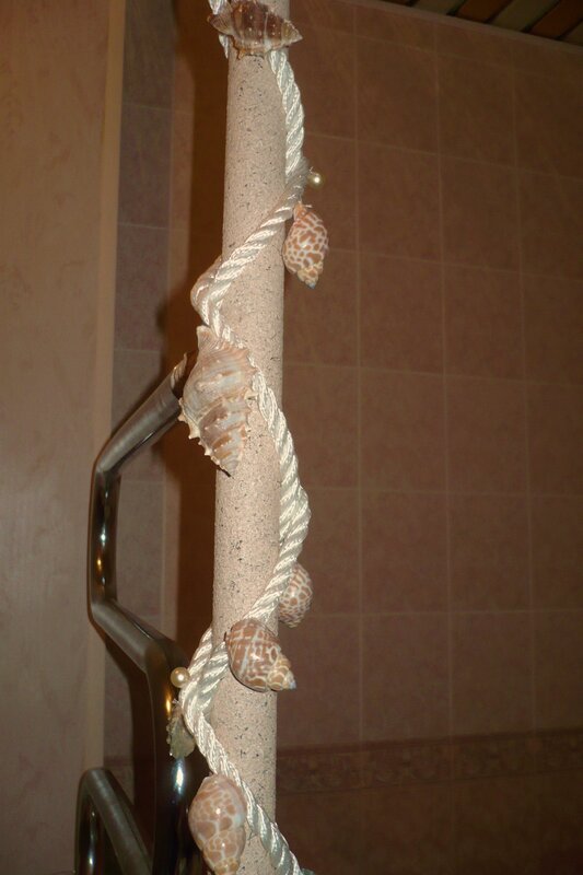 Pipe decor in the toilet