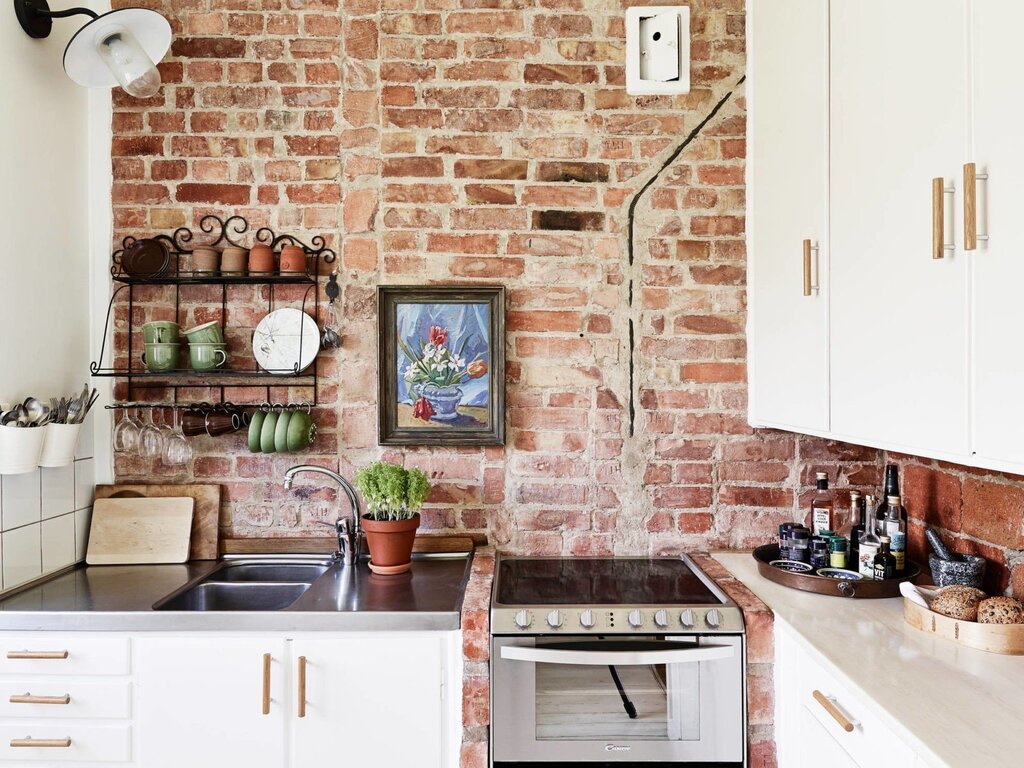 Decorative brick-like tiles in the kitchen