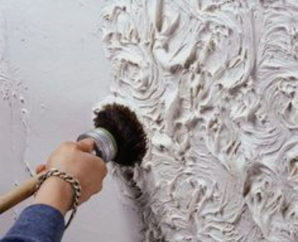 Decorative whitewashing of walls