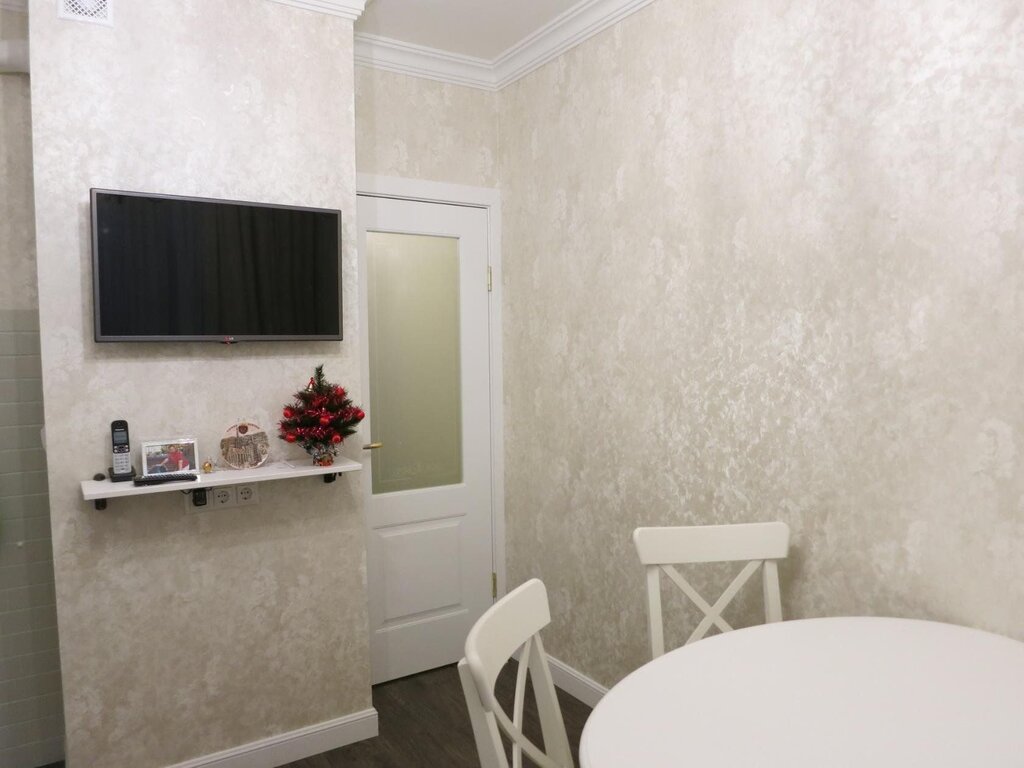 Decorative plaster for interior kitchen finishing