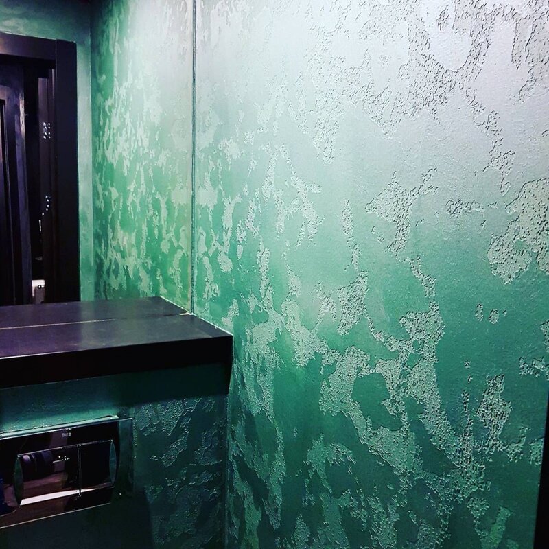 Decorative emerald plaster