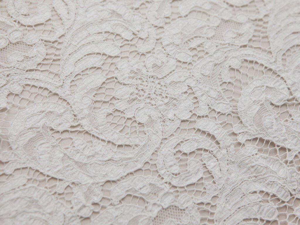 Decorative lace plaster