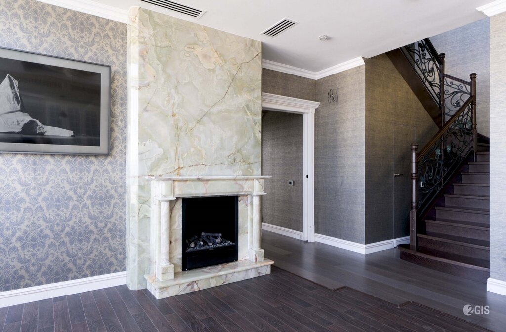 Decorative plaster on the fireplace