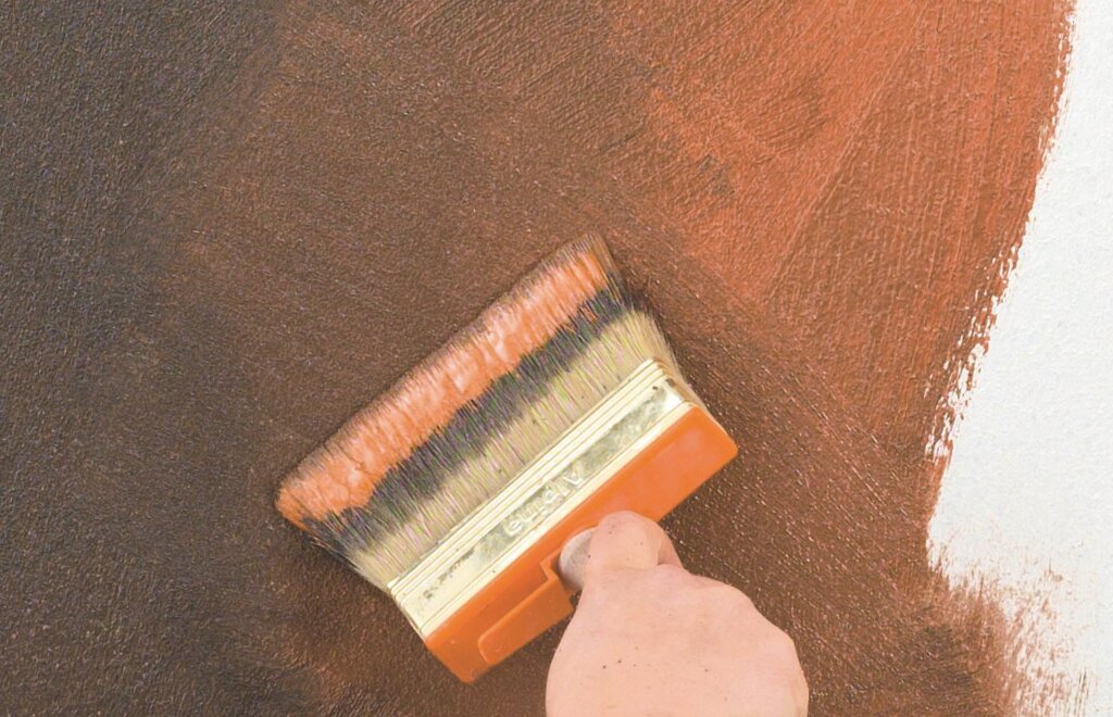 Decorative plaster with a brush