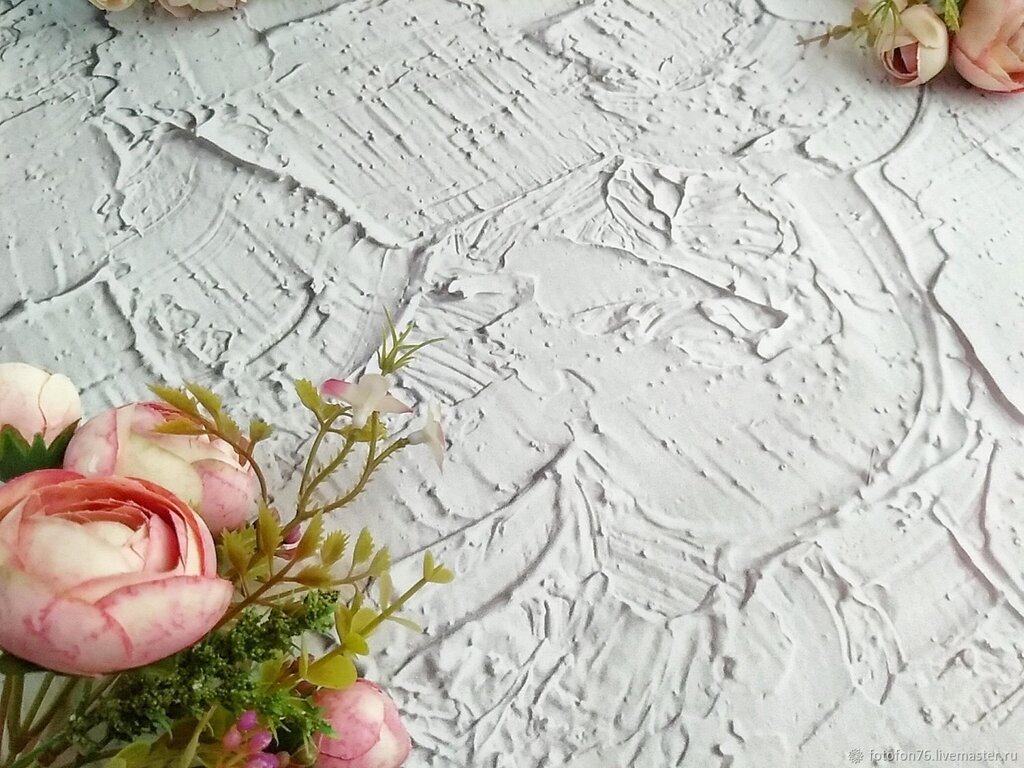 Decorative plaster flowers