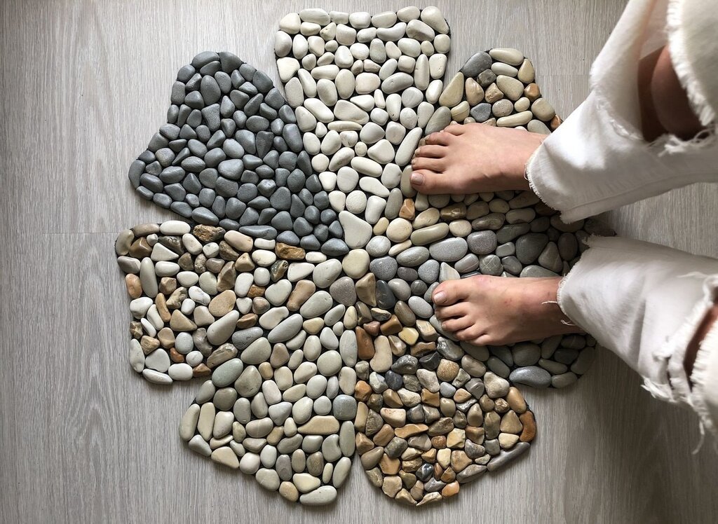 Decorative pebbles