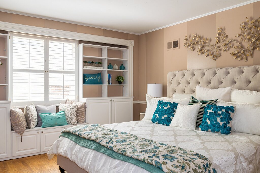 Decorative pillows in the bedroom interior