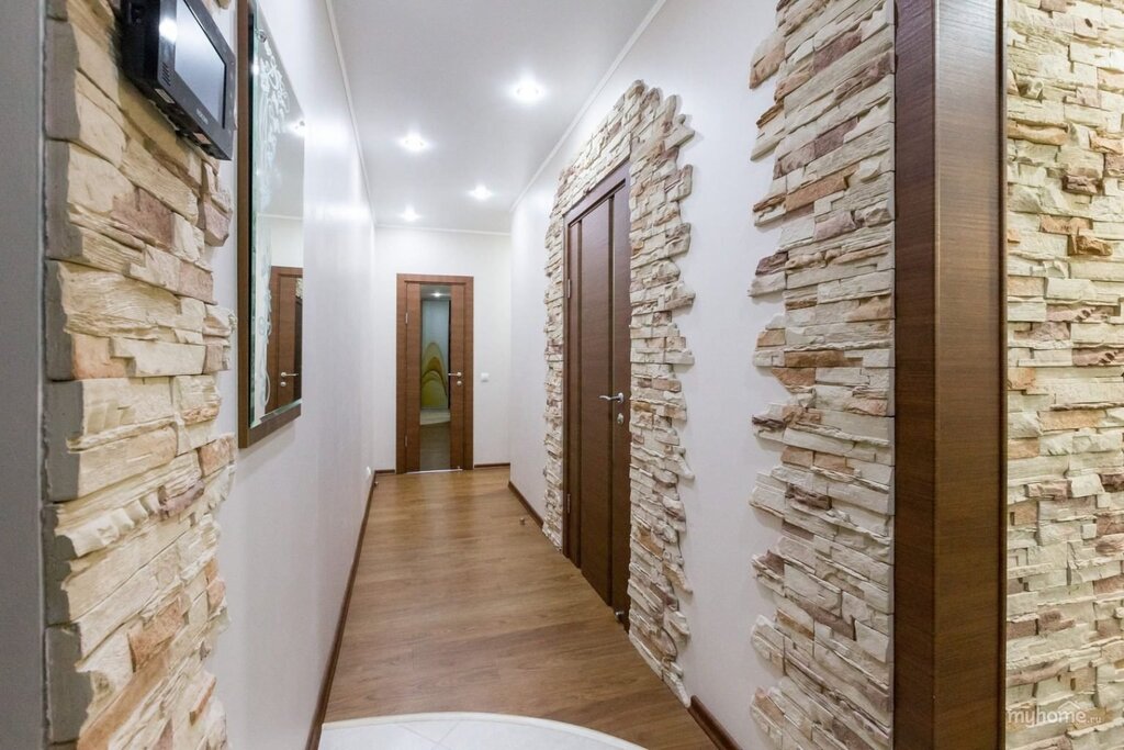 Decorative stone in a small hallway