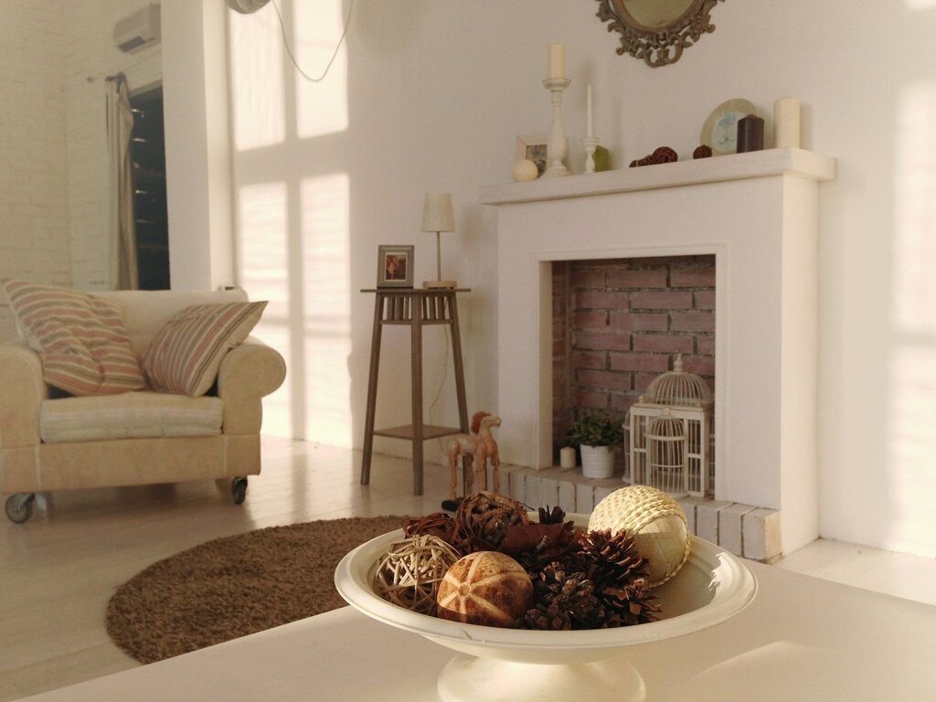 Decorative fireplace in the living room