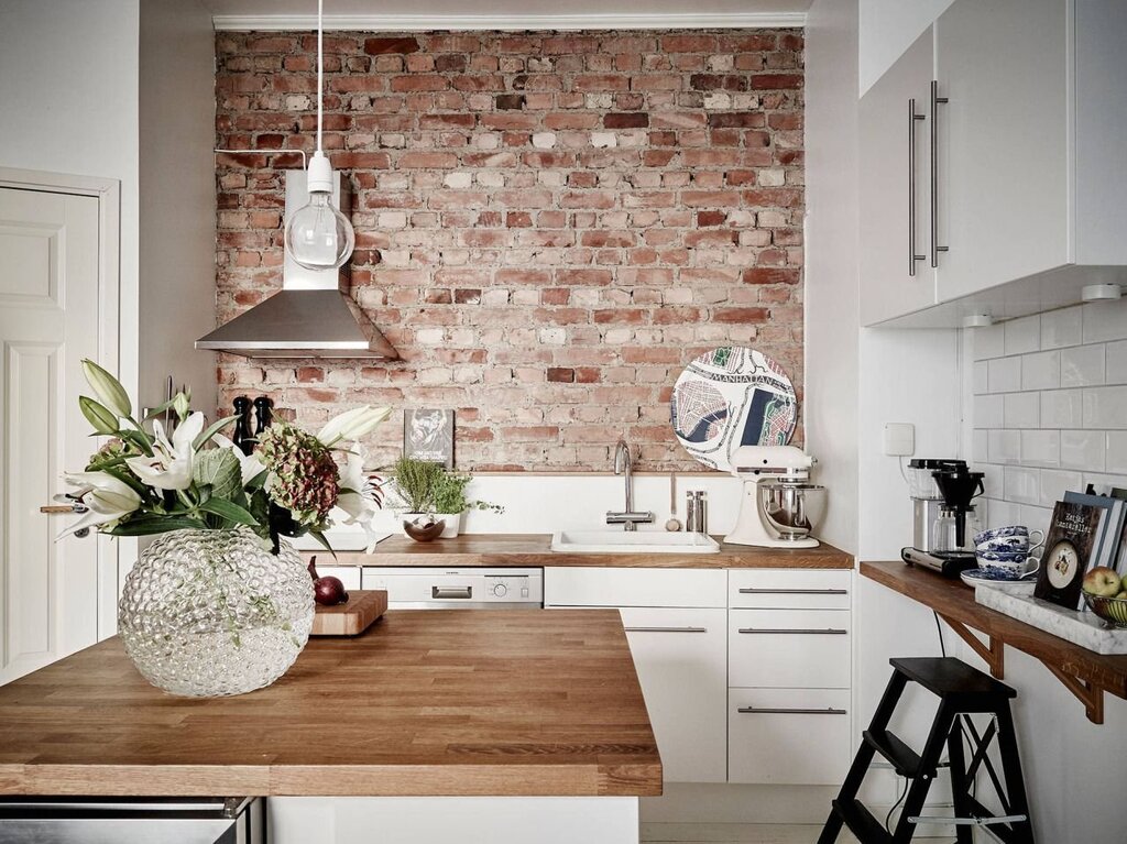 Decorative brick in the kitchen photo