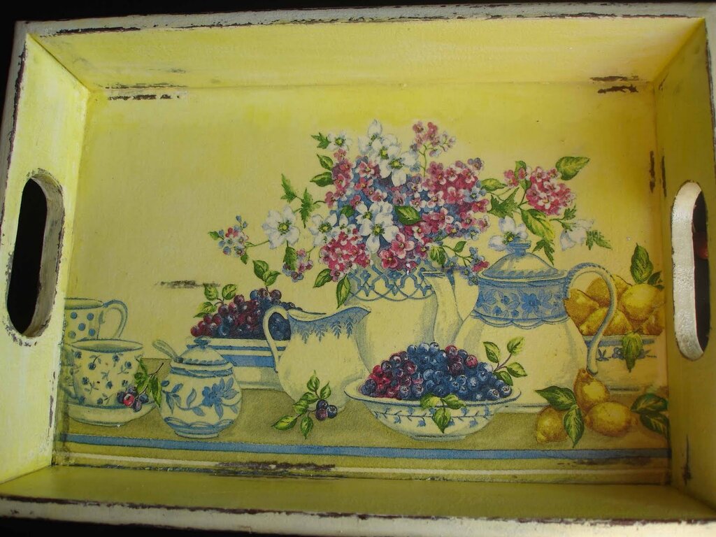 Decoupage of kitchen furniture in Provence style