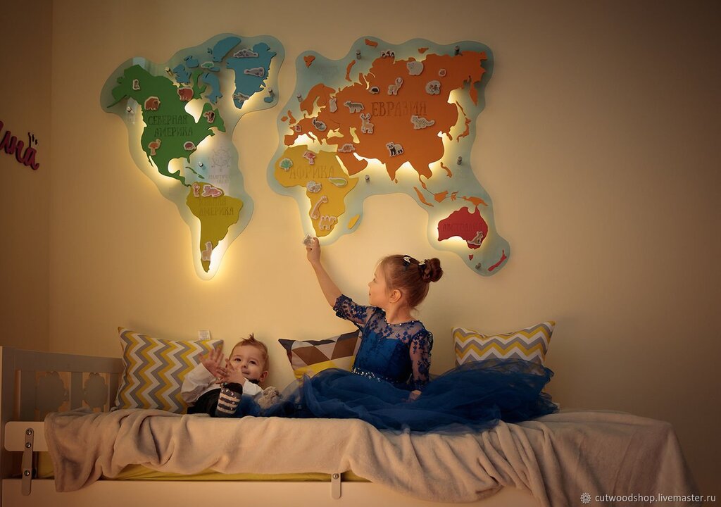 Wooden world map in the children's room 45 фото