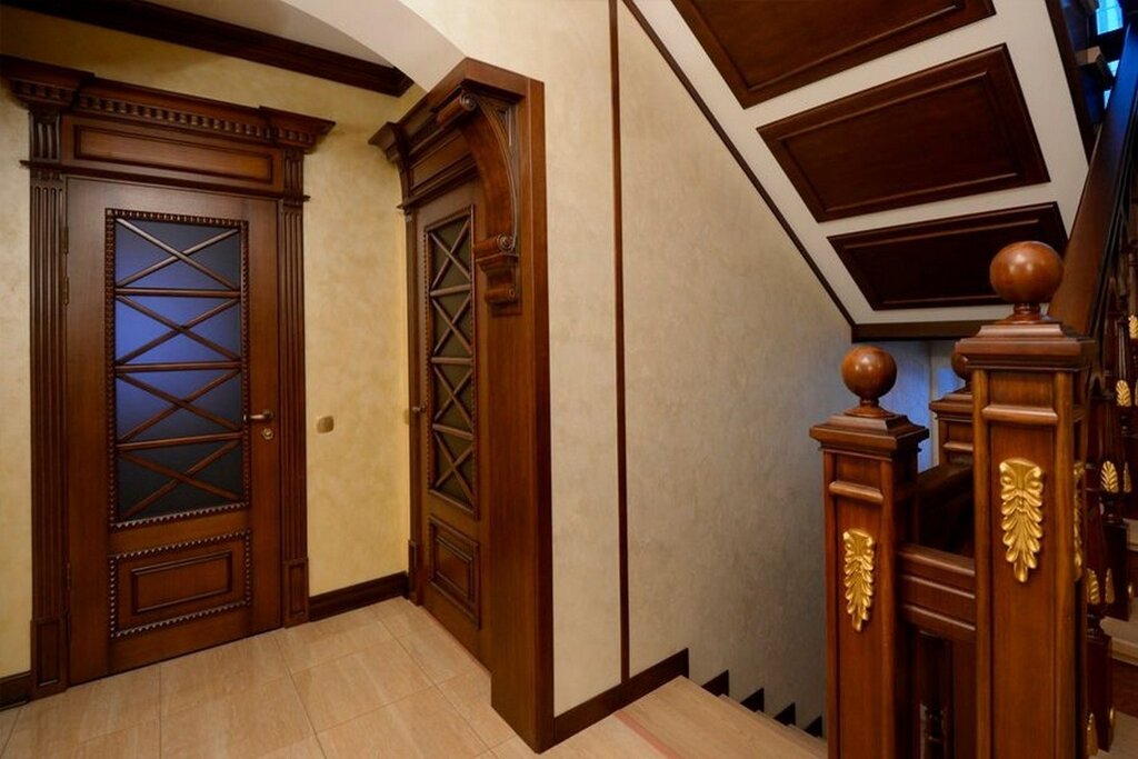 Wooden doors in the interior