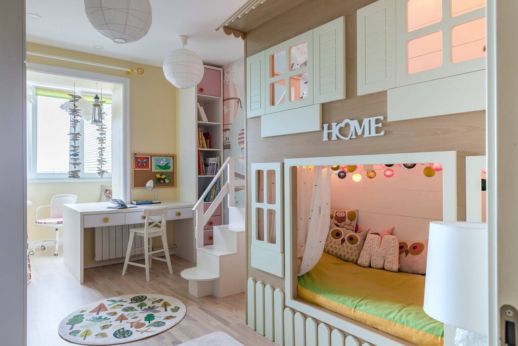 Children's room with a balcony for two