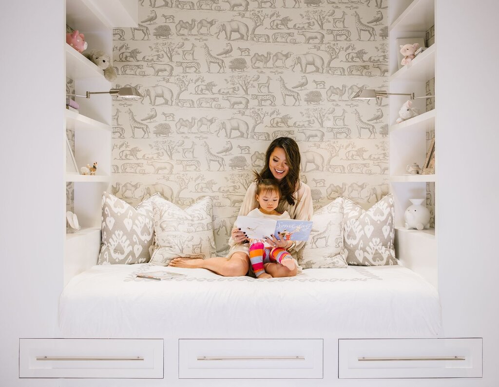 Children's bed in a niche