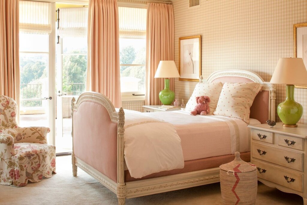 Children's room in peach tones