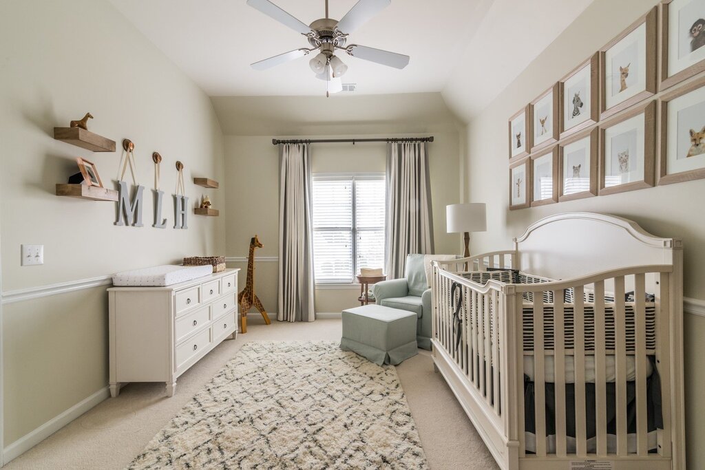 Children's room in gray-beige tones