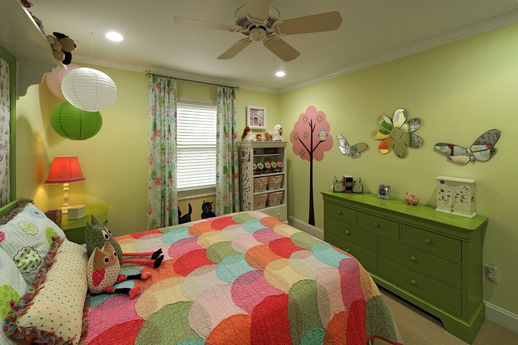 Children's room in green tones